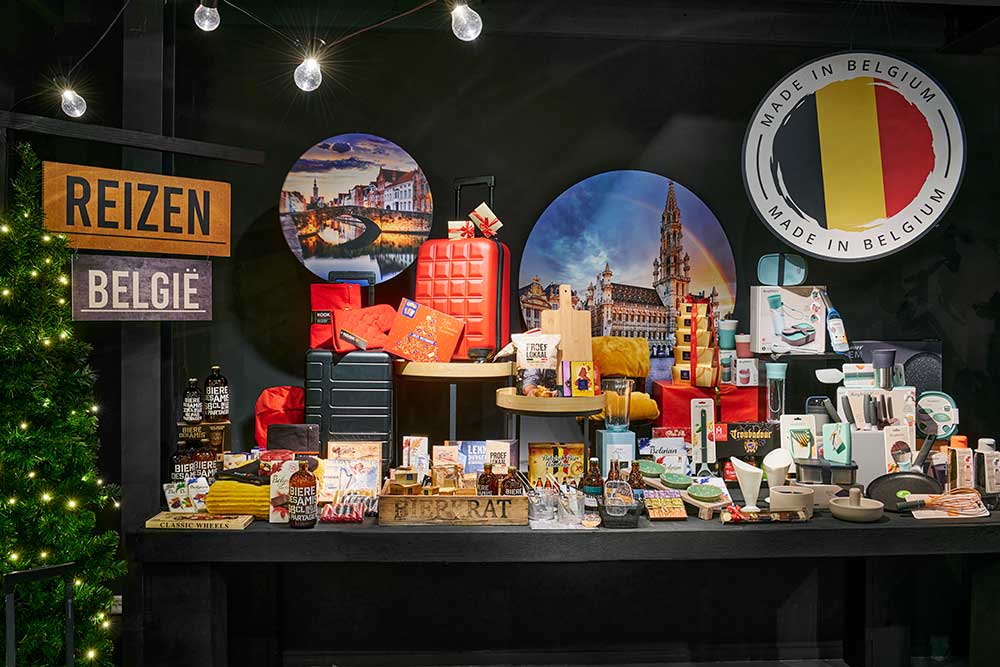 Bekijk de kerstpakketten in onze showroom Ruime showroom met kerstpakketten bekijken